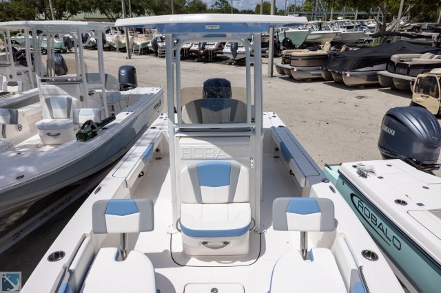 New 2024  powered Robalo Boat for sale